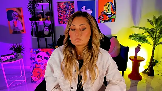 SarahAlluring online show from September 14, 12:58 pm