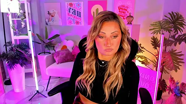 SarahAlluring online show from October 5, 1:38 pm