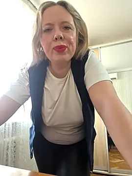 Irina3718 online show from February 16, 12:38 pm