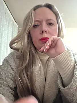 Irina3718 online show from December 5, 7:15 pm