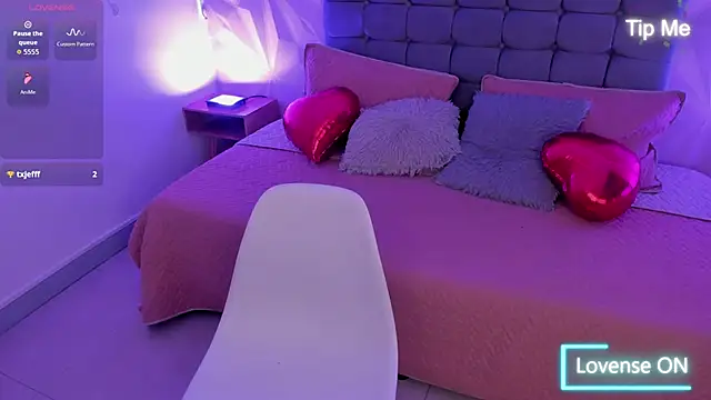 jenn cg online show from April 10, 9:10 pm