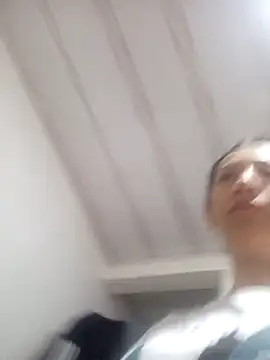 Snapshot of melany-92xxx chatting on October 15, 5:04 pm melany-92xxx online show from October 15, 5:04 pm