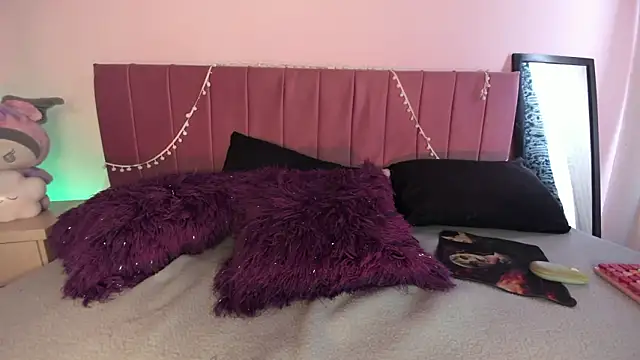 kitty-kryss online show from March 5, 6:48 pm