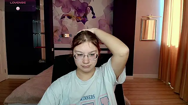 AngelinaLow online show from October 21, 11:36 am