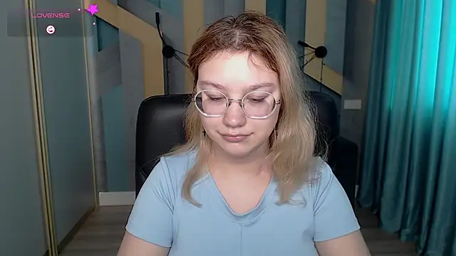 AngelinaLow online show from February 2, 12:15 pm