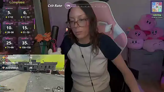 SpaceCowWhore online show from April 18, 7:07 pm