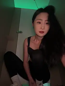 linger-23 online show from May 21, 8:01 am