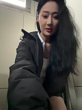 linger-23 online show from March 31, 6:35 am