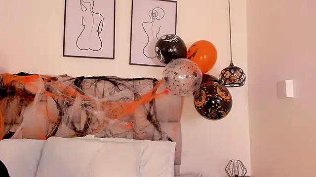 Hanna Evans   online show from October 23, 12:44 pm