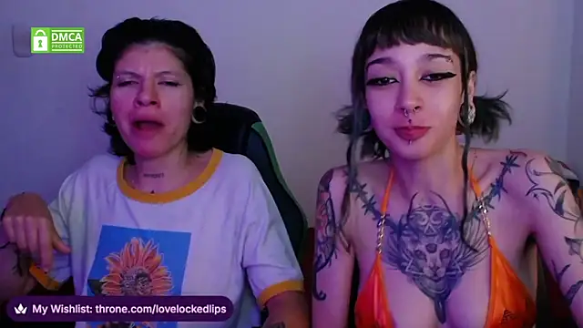 lovelockedlips online show from April 18, 11:48 pm