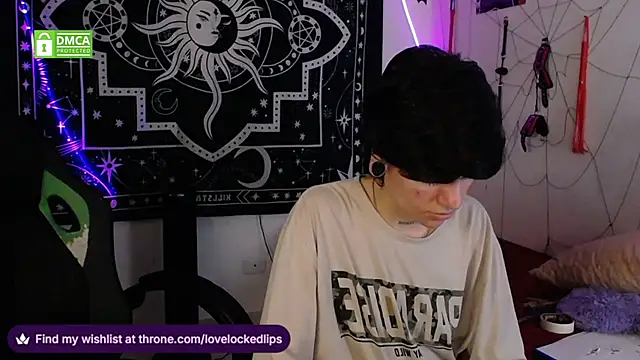 lovelockedlips online show from November 23, 9:49 pm