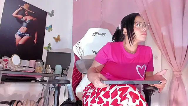 ally sun   online show from February 8, 6:22 pm