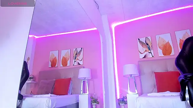 Molly h0t online show from April 4, 12:26 pm