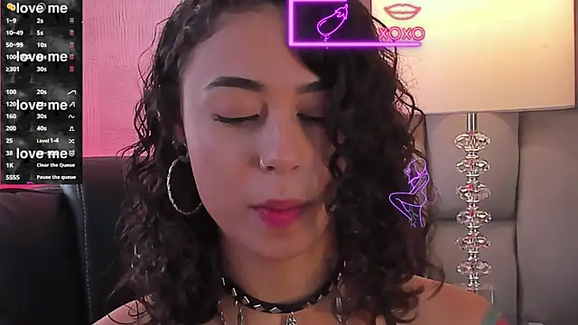 AliceStevens  online show from January 7, 2:09 pm