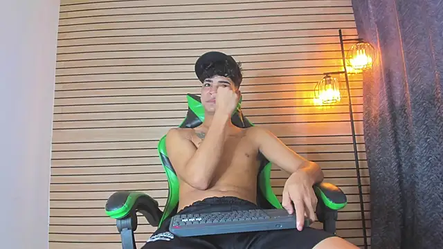 317894 online show from April 10, 5:41 pm