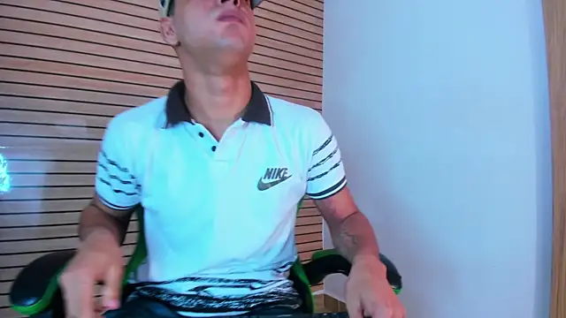 317894 online show from April 13, 3:46 pm