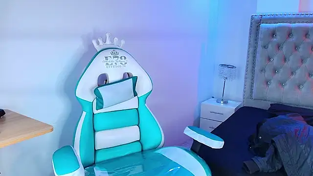 Lia adamsss online show from March 17, 3:32 am