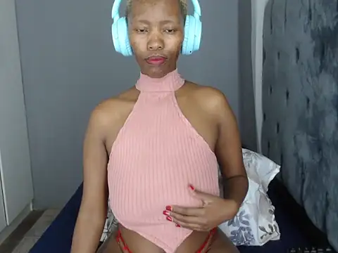 PREGGYGODESS online show from March 13, 5:03 pm