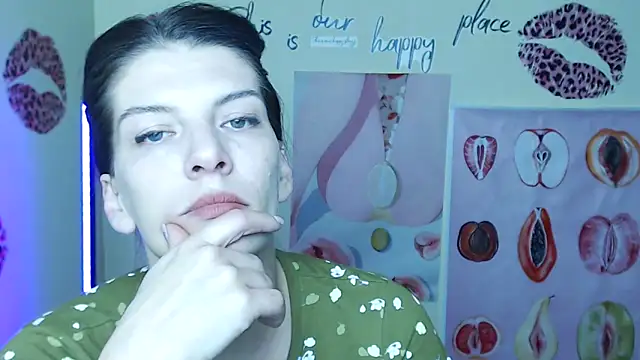 VanessaRey  online show from November 15, 7:09 am