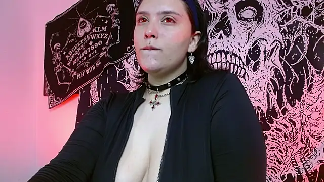 mikaskullcs online show from February 28, 9:47 pm