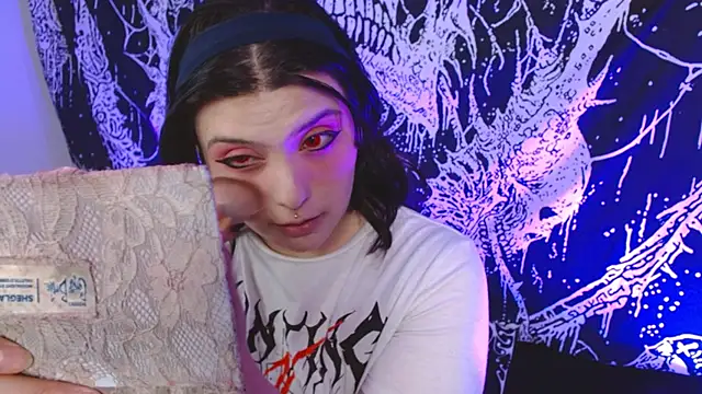 mikaskullcs online show from April 7, 10:12 pm