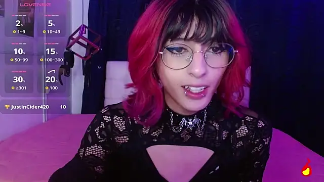 goth minerva online show from October 21, 1:48 pm