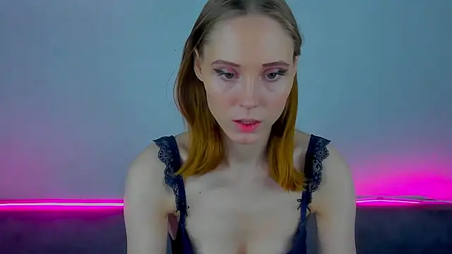 Snapshot of Gina_lovelyy chatting on October 3, 11:37 am Gina lovelyy online show from October 3, 11:37 am