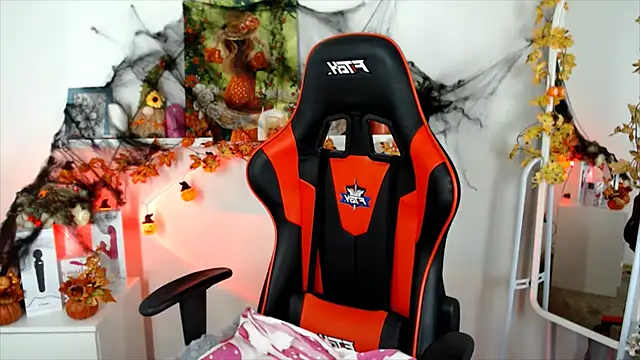 Lucky Lana online show from October 28, 2:39 am