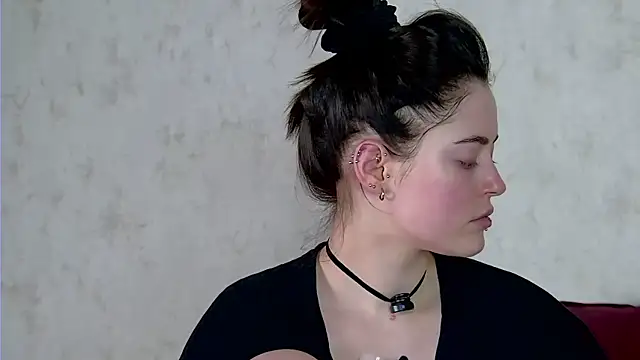 AshleyD  online show from March 12, 2:47 am