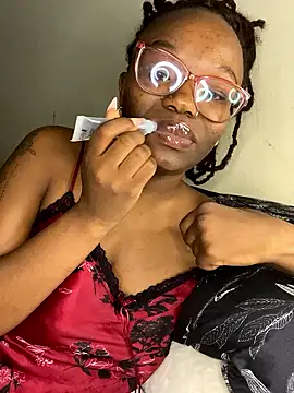 YummyMelanin117 online show from January 16, 12:28 am