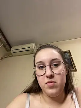 Vviikkssiikk online show from January 12, 7:30 pm