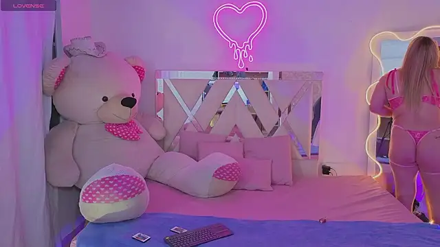 saaya tay online show from February 13, 4:03 am