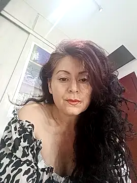 lunadicty online show from April 5, 12:20 am