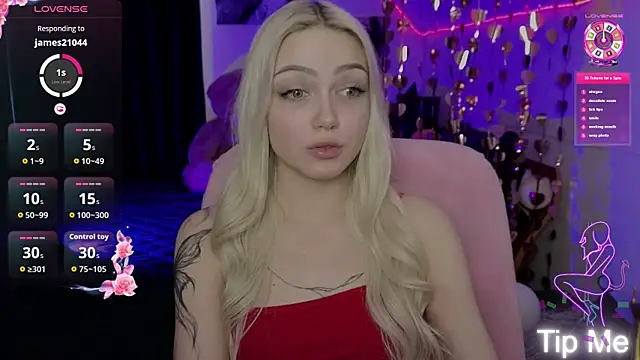 LinaLirian online show from April 16, 10:15 am