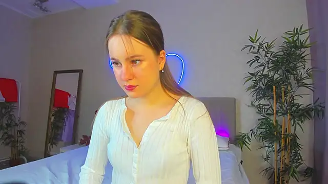 Candy Cansew online show from November 25, 7:43 am