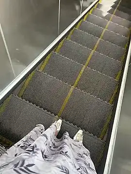 xiaoyuan01 online show from June 2, 1:50 am