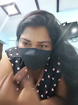 Liyaa 24 online show from April 3, 5:55 pm