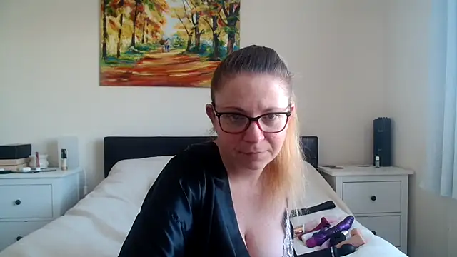 32h busty online show from February 14, 9:55 am