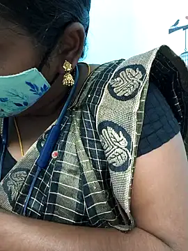 Snapshot of Tamil_riyalini12 chatting on September 30, 7:52 pm Tamil riyalini12 online show from September 30, 7:52 pm