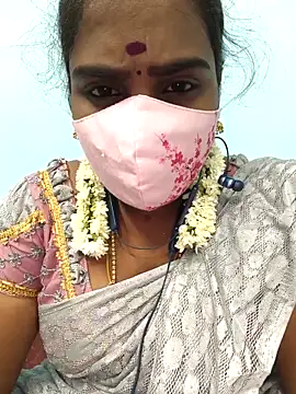 Snapshot of Tamil_riyalini12 chatting on September 23, 5:22 pm Tamil riyalini12 online show from September 23, 5:22 pm