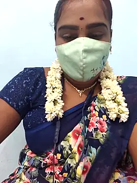 Snapshot of Tamil_riyalini12 chatting on October 15, 9:39 pm Tamil riyalini12 online show from October 15, 9:39 pm