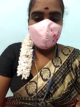 Snapshot of Tamil_riyalini12 chatting on October 17, 6:22 pm Tamil riyalini12 online show from October 17, 6:22 pm