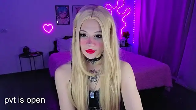 Snapshot of your_little_eva chatting on October 5, 9:53 pm your little eva online show from October 5, 9:53 pm