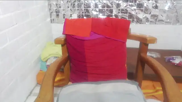 rose-crystal online show from February 26, 1:59 am