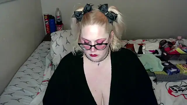 Kinky Witch online show from April 4, 2:32 am