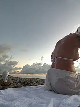 sweetsirenn online show from October 22, 11:15 am