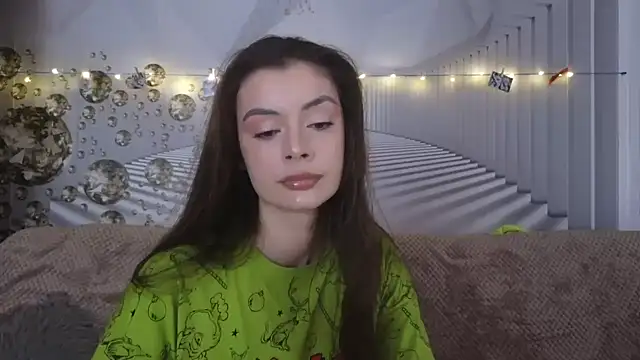 EvoletteLouLou online show from November 4, 3:39 pm