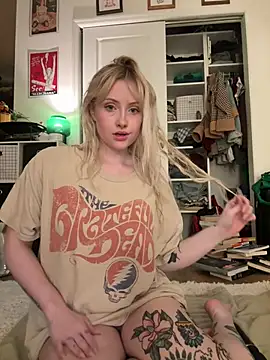 seeunexttuesday online show from March 8, 9:40 pm