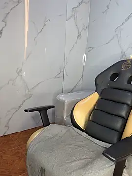 Stephany Rodriguez online show from December 5, 1:01 pm