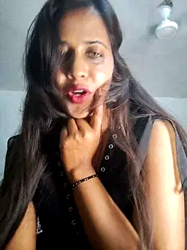 cute radhikaa online show from March 31, 6:19 pm